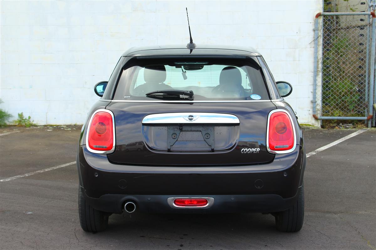 2016 MINI Cooper 4 Doors with Car Play Hatchback Automatic, 5 seats, Brown, Petrol, 1,500 cc, 54,000 km