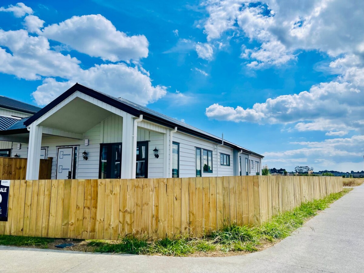 Brandnew 3 beds 2 baths Duplex home with car park, close to seaside park, shops, schools, 27 Kapeta Lane, Karaka, Auckland