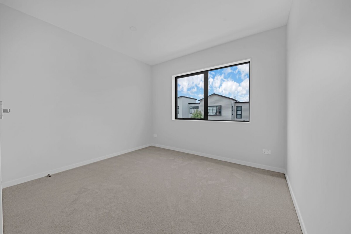 Affordable Brandnew standalone 5 beds 3.5 baths house with garage, 2 ensuites, 1 ensuite ground floor, close to schools, shopping centre, 19 Artemis Way, Flat Bush, Auckland