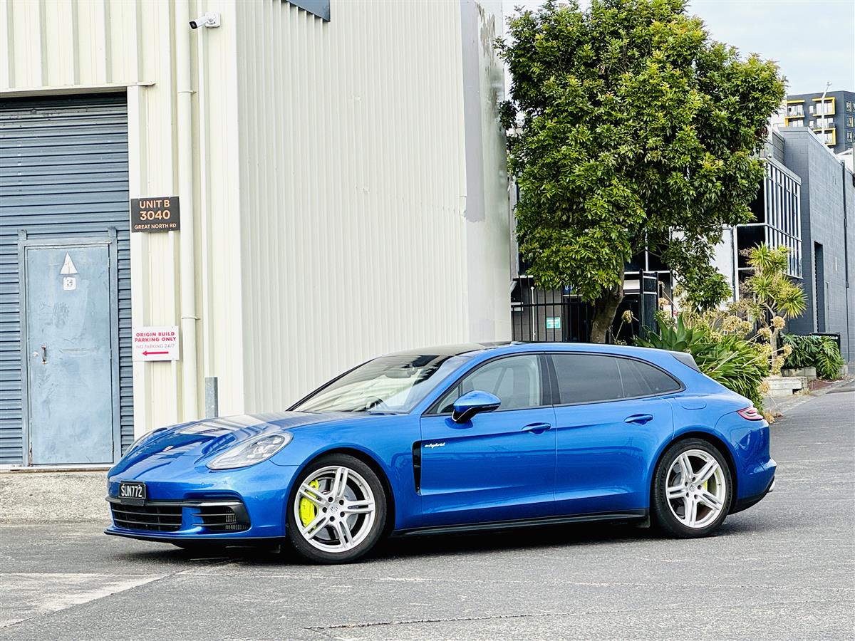 2018 Porsche Panamera 4 E-Hybrid Sport Turismo with Chrono Package Station Wagon Automatic, 5 seats, Blue, 2,900 cc, 67,600 km