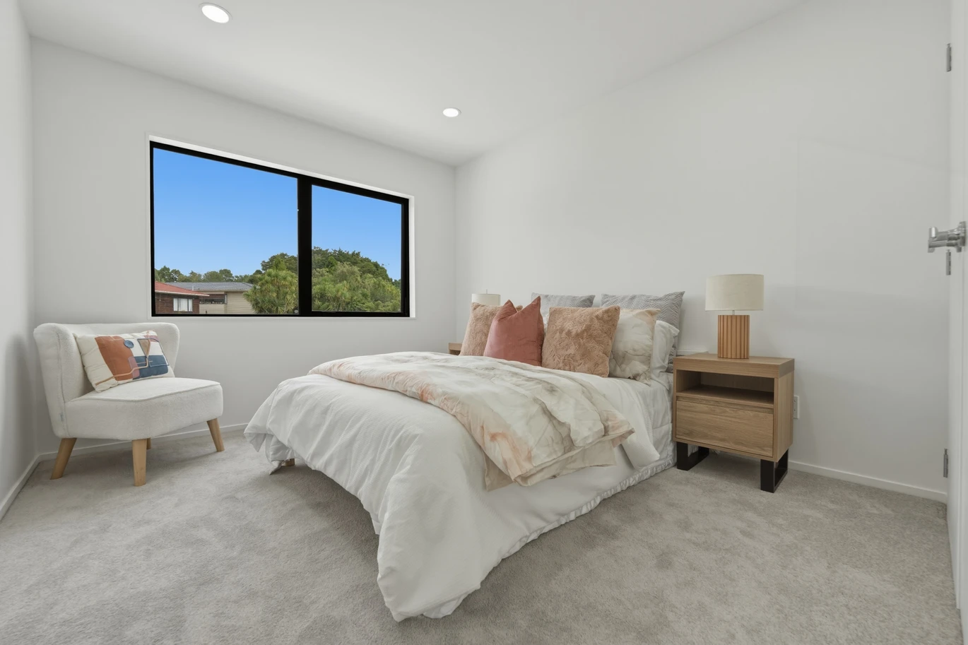 Brandnew 3 beds + study 2.5 baths home with garage, close to schools, Westfield Henderson and LynnMall, reserves, motorway access, zoned for Tirimoana School, Rangeview Intermediate, and Rutherford College, 16 Kirby Street, Glendene, Auckland