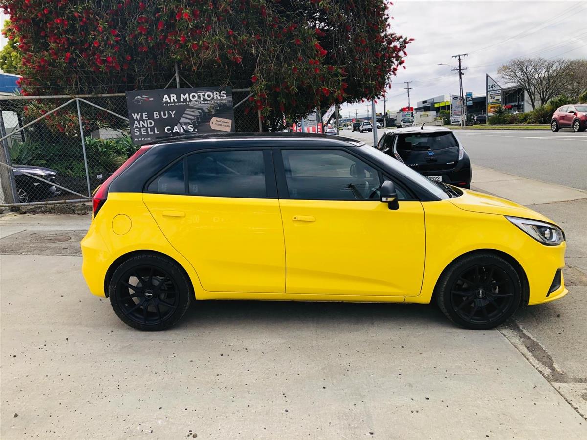 2022 MG 3 Hatchback Automatic, Petrol, 1,498 cc, 28,000 km