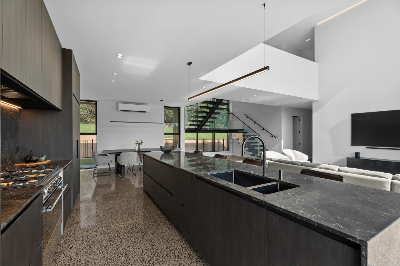 398m2 Luxury Architectural 4 beds 3 baths house on 3.8 ha land, Large 7.0m internal-access garage (ideal for oversized vehicles), Positioned in the sought-after Swanson foothills, Approx. 21km to Auckland CBD, Close to Swanson Village, train station, and local amenities, .49 Candia Road, Swanson, Auckland