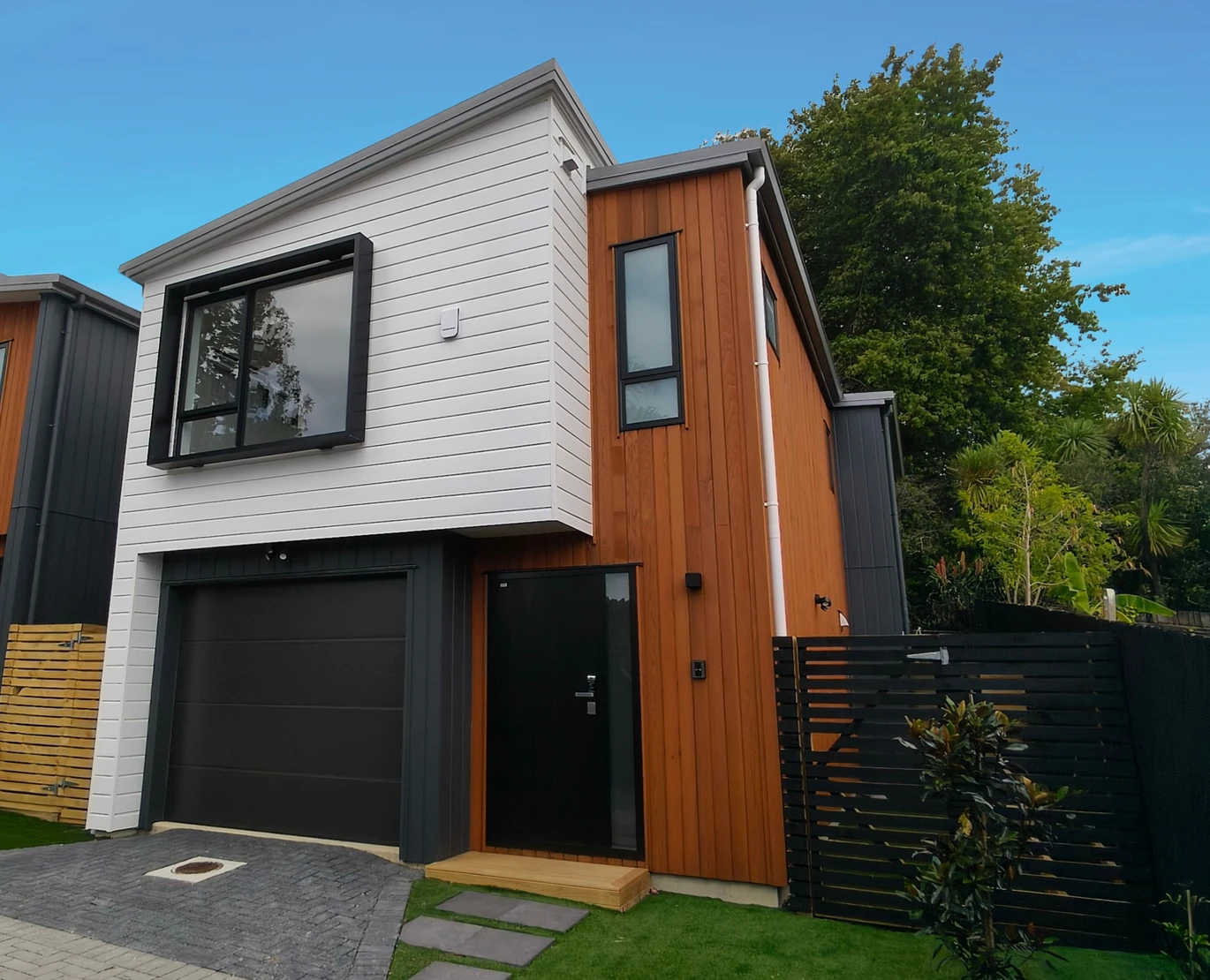 Brandnew standalone 4 beds 2.5 baths with garage by Crum Park, close to schools, local supermarket, Lynn Mall, zone for the popular Green Bay Primary/Intermediate and Green Bay High School, and also popular Glen Eden Intermediate, 1/48 Hilling Street, Green Bay, Auckland