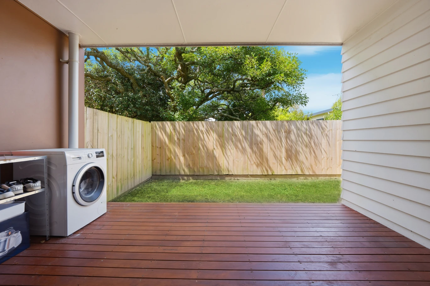 111m2 2 beds 2.5 baths home with car park, close to schools, local cafes, and the coastal walkways, motorway access, 7/3 Royal View Road, Te Atatu South, Auckland