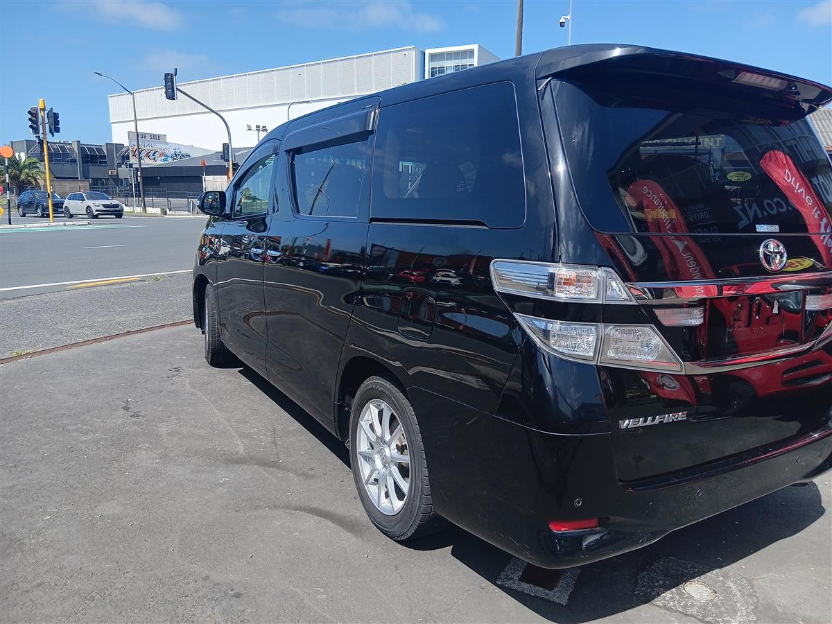 2012 Toyota Vellfire Station Wagon Automatic, 8 seats, Black, Petrol, 2,362 cc, 168,443 km