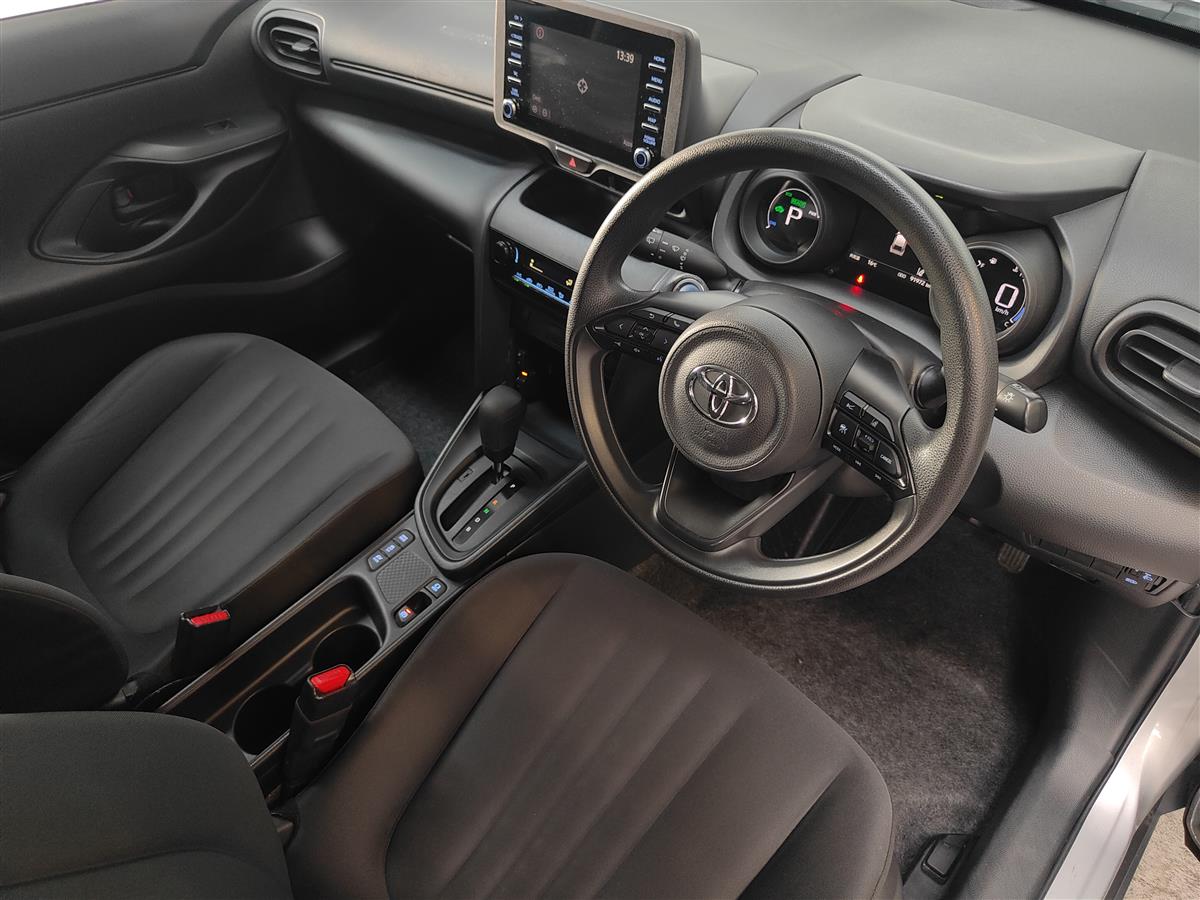 2021 Toyota Yaris Cross HYBRID X/GRADE4/TOYOTA SAFTY SENSE RV/SUV Automatic, 5 seats, Silver, 1,500 cc, 91,906 km
