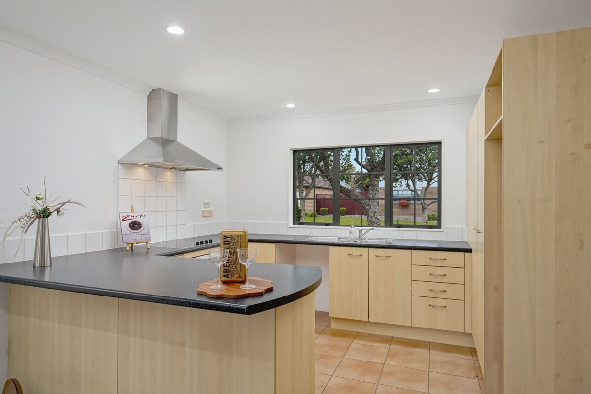 Qverseas owner, 142m2 Brick and tile 3 beds 2 baths house with double garage on 281m2 section, close to WestCity Mall Henderson, schools, the popular shopping and dining options along Lincoln Road, including Pak’nSave and Mitre 10 MEGA, motorway access, 32 Espalier Drive, Henderson, Auckland