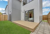 Standalone 4 beds 3 baths home with garage, close to Takapuna’s vibrant shopping precinct, beaches, schools, walks to Takapuna Grammar School and Hauraki Primary School, 2/49 Northboro Road Belmont, Auckland