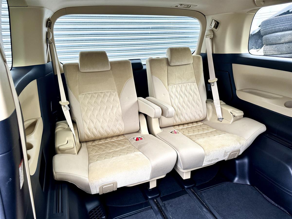 2021 Toyota Alphard Hybrid 4WD 7 Seats VIP People Mover Van Automatic, 2,500 cc, 64,000 km