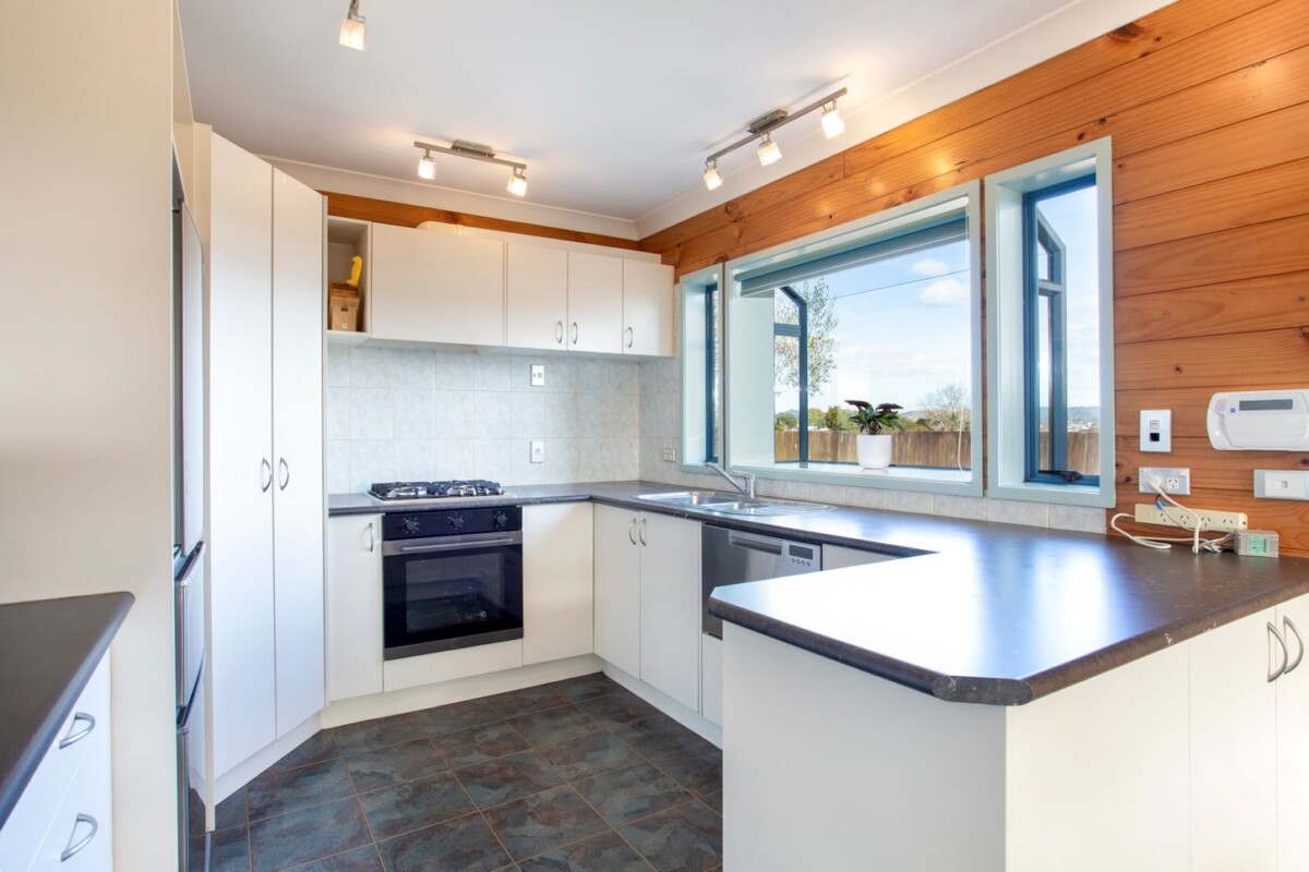 Owner Already Up North – This Must Be Sold, 3 beds 2 baths house with double garage on 418m2 section, minutes from schools, Pak’nSave, WestCity Mall, The Boundary shopping precinct, Henderson Train Station, 35C Edmonton Road, Henderson, Auckland