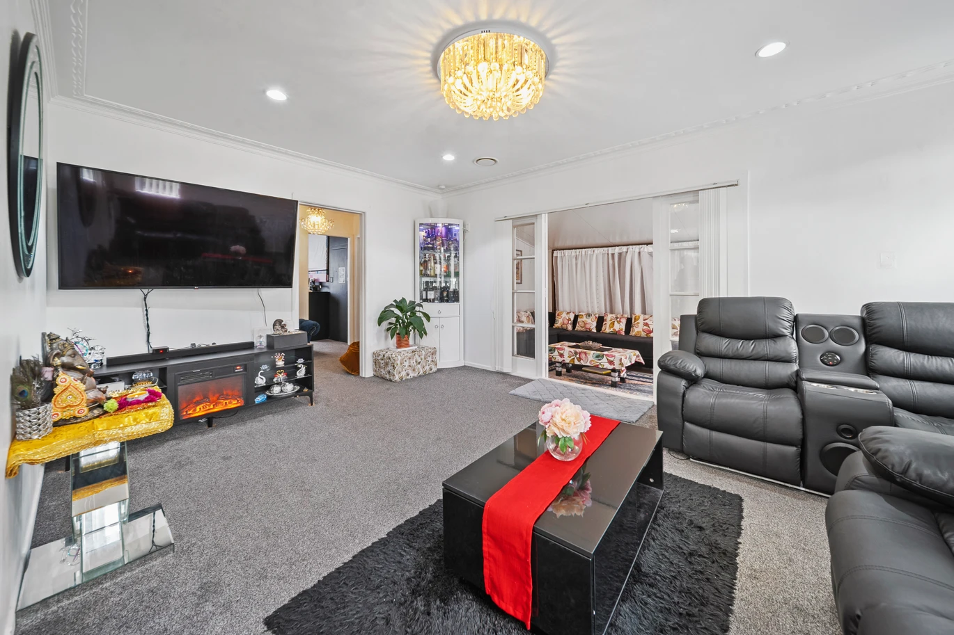 134m2 3 beds 2 baths house on 314m2 section, minutes away from the train station, Town Centre, schools, motorway access, 116 Gloucester Road, Manurewa, Auckland