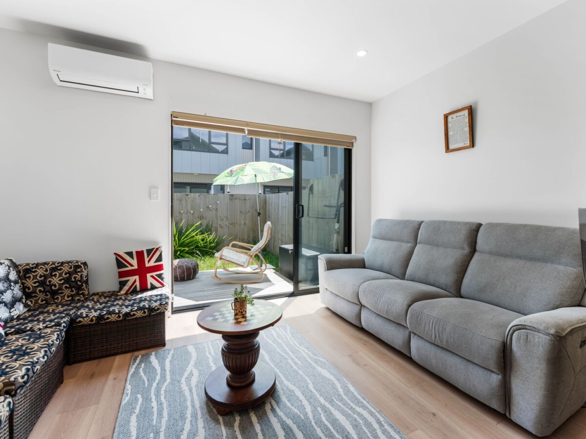 Bank Countdown On – This Must Be Sold within two weeks, 2 beds 1.5 baths home, backs directly onto the expansive Henderson High School playground, close to schools, shops, transport links, parks, and all the everyday essentials, 8/28 Smythe Road, Henderson, Auckland