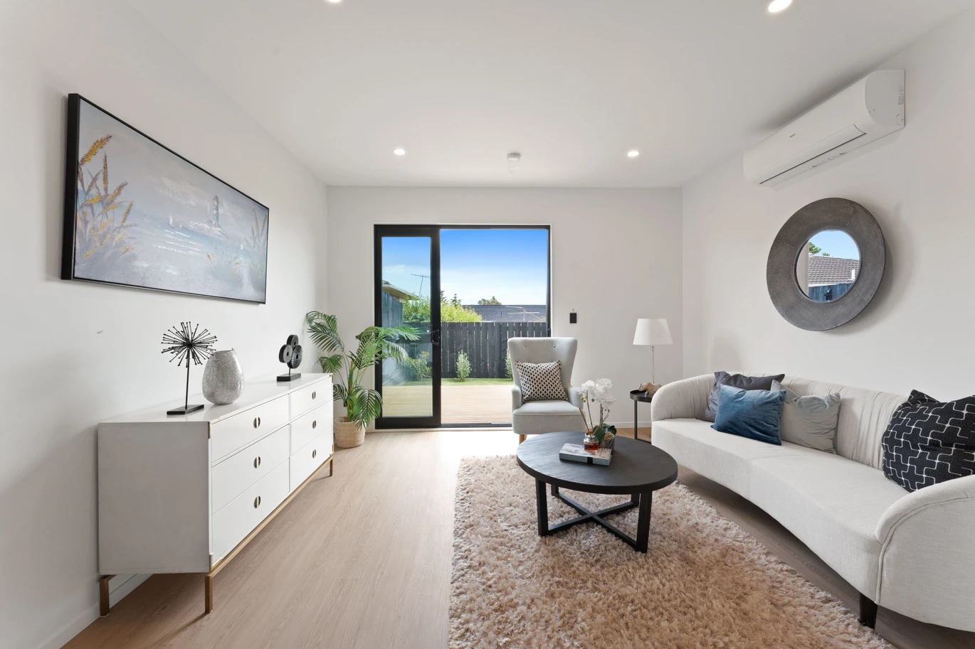 10-Year Stamford Building Warranty, move-in ready, Brandnew freehold Brick 2 bed 2.5 baths home with car park, 2 ensuites, walking distance to Howick Domain and Owairoa Primary School, and zoned for sought-after Sancta Maria College and Howick College. Just minutes to Howick Village, supermarkets, 7/44 Drake Street, Howick, Auckland