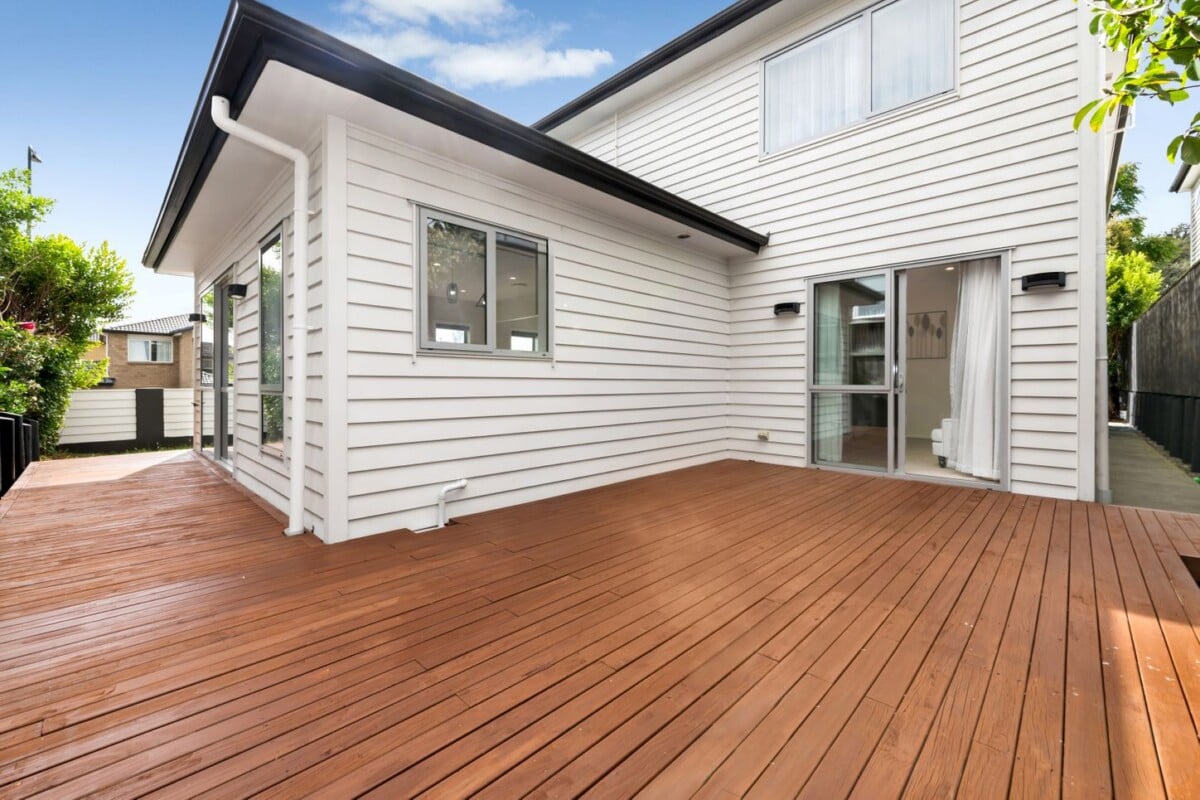 280m2 5 beds 4.5 baths house with double garage on 388m2 section, including 3 ensuites, 1 ensuite ground floor, 97 Argento Avenue, Flat Bush, Auckland