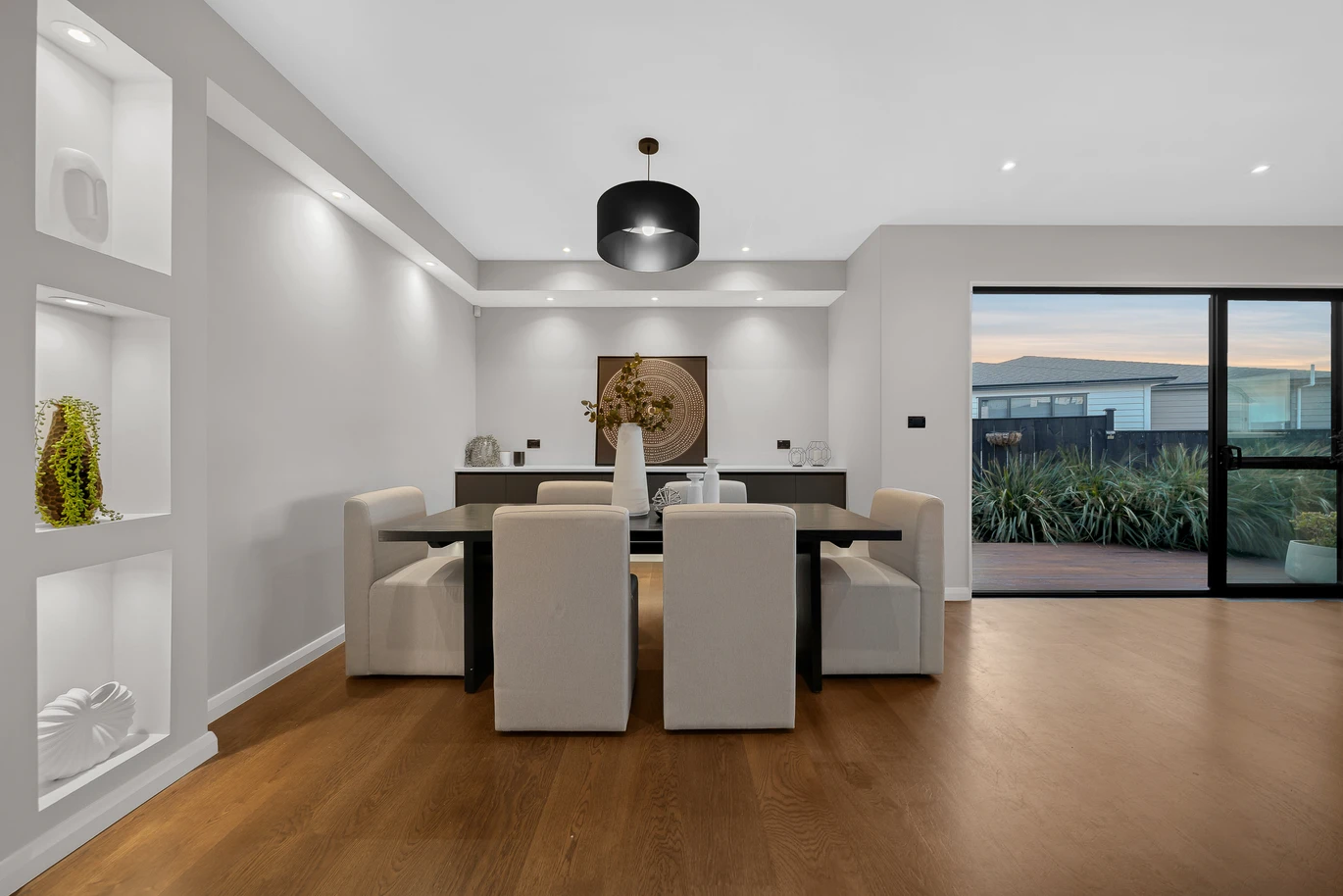 368m2 7 beds 4.5 baths house with 2 beds granny on 492m2 section, Central air conditioning and built-in surround sound system, Mini golf practice pad outdoors, close to parks, reserves, shopping centres, schools, 3 Bendridge Street, Flat Bush, Auckland