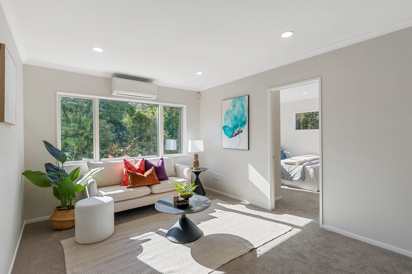 Vendor cashing out, Standalone 6 beds 5 baths house with 6 car parks on 400m2 section, a detached sleepout with its own bathroom, 2 ground floor ensuites with self-contained access, close to schools, Glenfield Mall, Wairau Park and motorway access, Detached Sleepout12C Manuka Road, Glenfield, Auckland