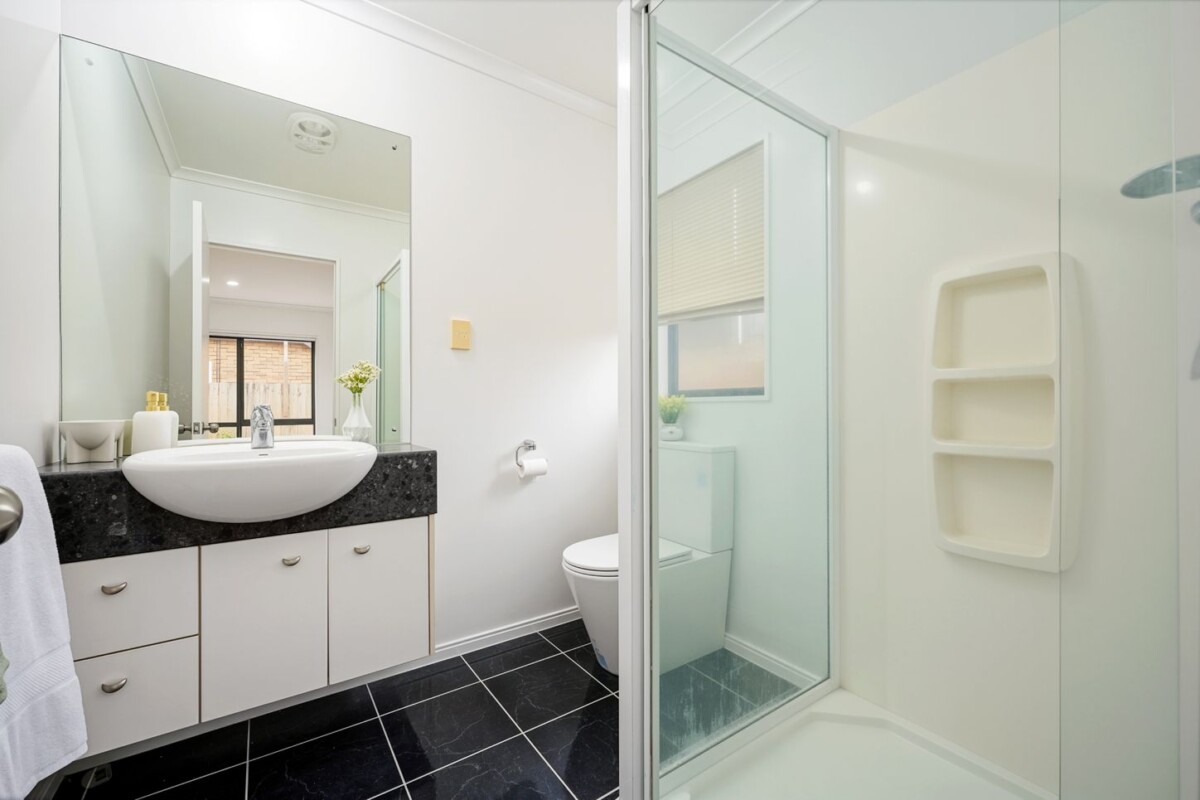 Qverseas owner, 142m2 Brick and tile 3 beds 2 baths house with double garage on 281m2 section, close to WestCity Mall Henderson, schools, the popular shopping and dining options along Lincoln Road, including Pak’nSave and Mitre 10 MEGA, motorway access, 32 Espalier Drive, Henderson, Auckland