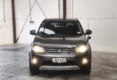 2009 Mitsubishi Outlander 4WD G 7SEATER/NEW WOF & SERVICE RV/SUV Automatic, Grey, Petrol, 2,350 cc, 127,380 km