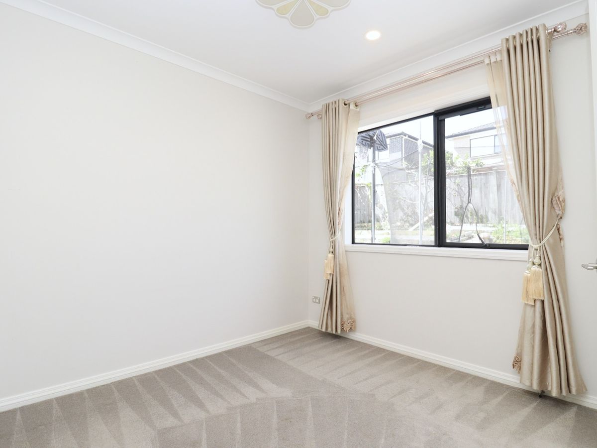 For rent, Subletting is permitted,, 7 beds 6 baths house with double garage and a 2-beds granny, Available Now, 6 McQuoids Road, Flat Bush, Auckland