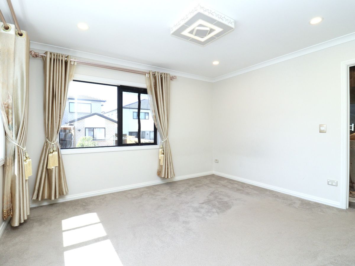 For rent, Subletting is permitted,, 7 beds 6 baths house with double garage and a 2-beds granny, Available Now, 6 McQuoids Road, Flat Bush, Auckland