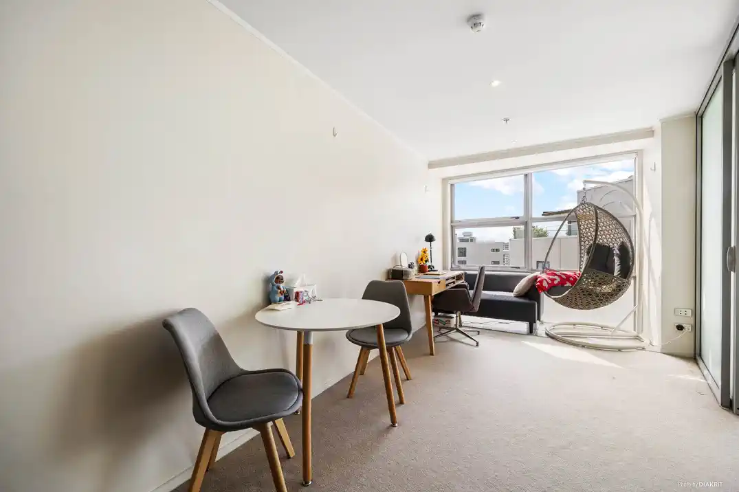 Auckland Girls’ Grammar School zone, 41m2 Freehold 1 bed 1 bath 1 car park apartment, On-site swimming pool, GYM, and sauna free to use for residents, 13E/156 Vincent Street, City Centre, Auckland
