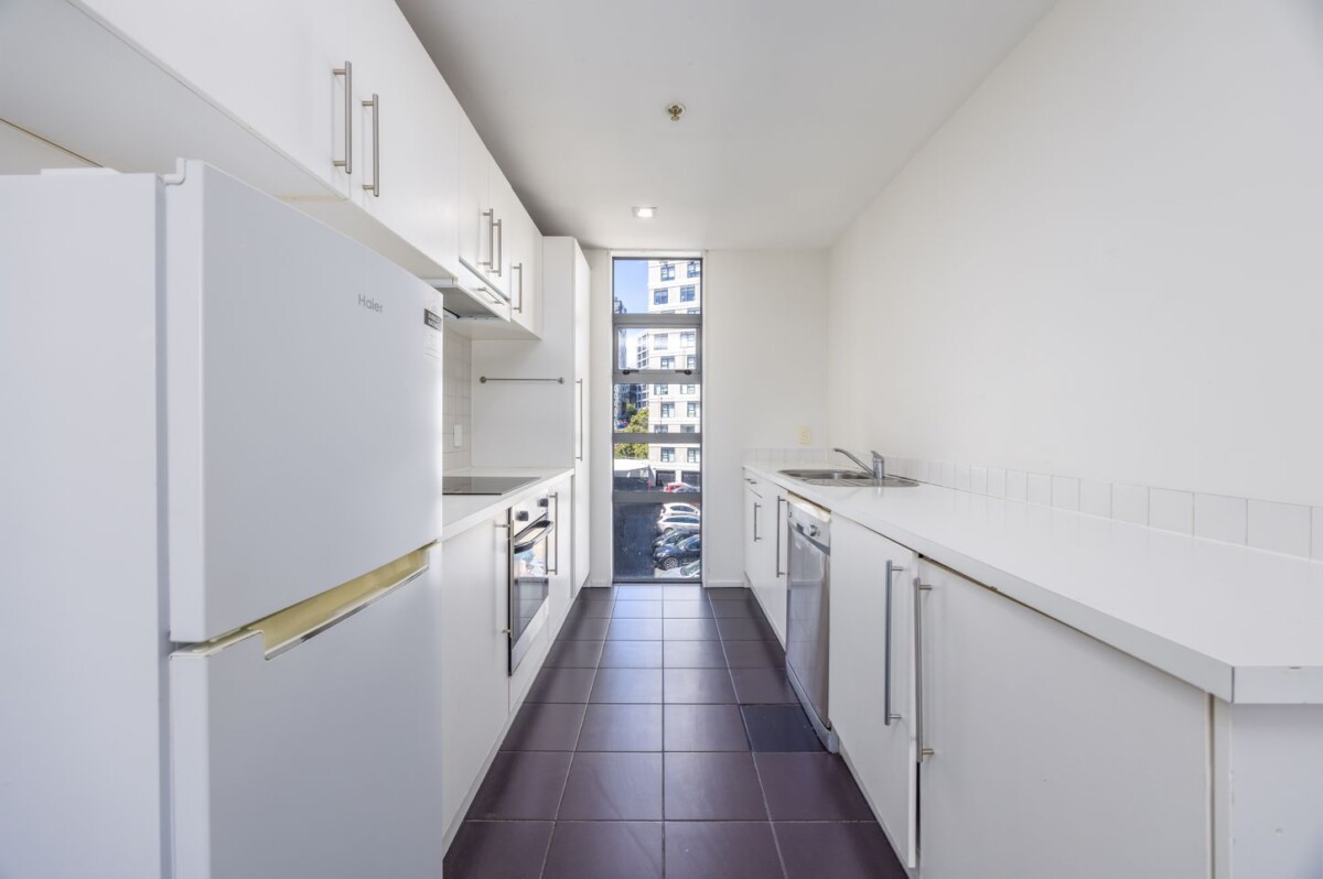 59m2 Leasehold 2 beds 1 bath apartment with car park, move-in ready, Walking distance to universities, shops, and CBD amenities, Close to the future CRL train station, 4A/56 Liverpool Street, Auckland Central, Auckland