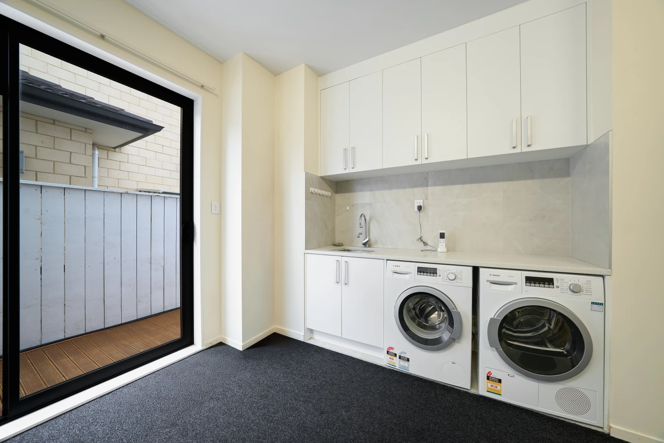 336m2 6 beds 5 baths house with double garage and 2 beds granny on 403m2 section, close to schools, parks, shopping centres, Zoned for top-tier schools including Mission Heights and Ormiston, 2 Veneta Close, Flat Bush, Auckland
