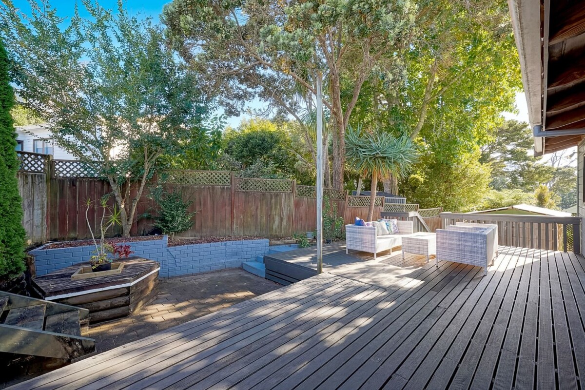190m2 3 beds 2 baths house with double garage on 627m2 section, with expansive decking areas, easy access to local shops, supermarkets, schools, and public transport options, parks and recreational areas, 26 Rhinevale Close, Henderson, Auckland