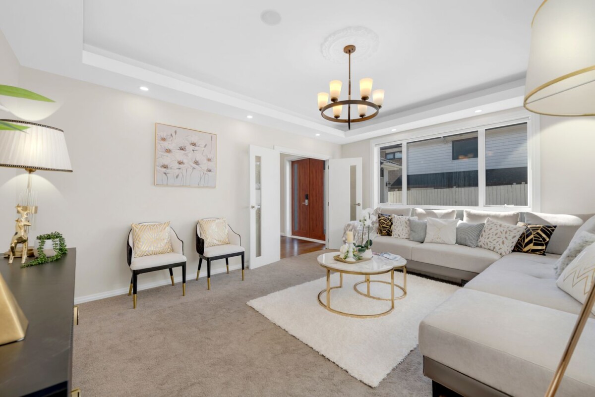 337m2 6 beds 5.5 baths house with double garage and 2 beds granny, Zoned for sought-after schools including Mission Heights Junior College, Mission Heights Primary School, and Ormiston Senior College, 16 Evelina Lane, Flat Bush, Auckland