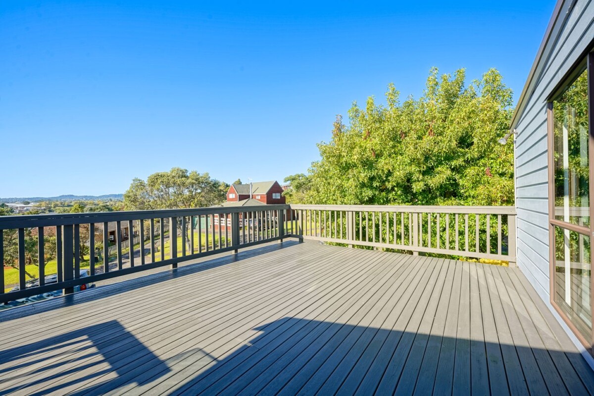 190m2 3 beds 2 baths house with double garage on 627m2 section, with expansive decking areas, easy access to local shops, supermarkets, schools, and public transport options, parks and recreational areas, 26 Rhinevale Close, Henderson, Auckland