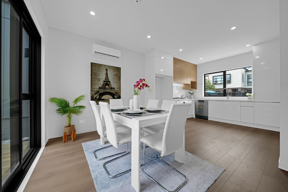 Affordable Brandnew standalone 5 beds 3.5 baths house with garage, 2 ensuites, 1 ensuite ground floor, close to schools, shopping centre, 19 Artemis Way, Flat Bush, Auckland