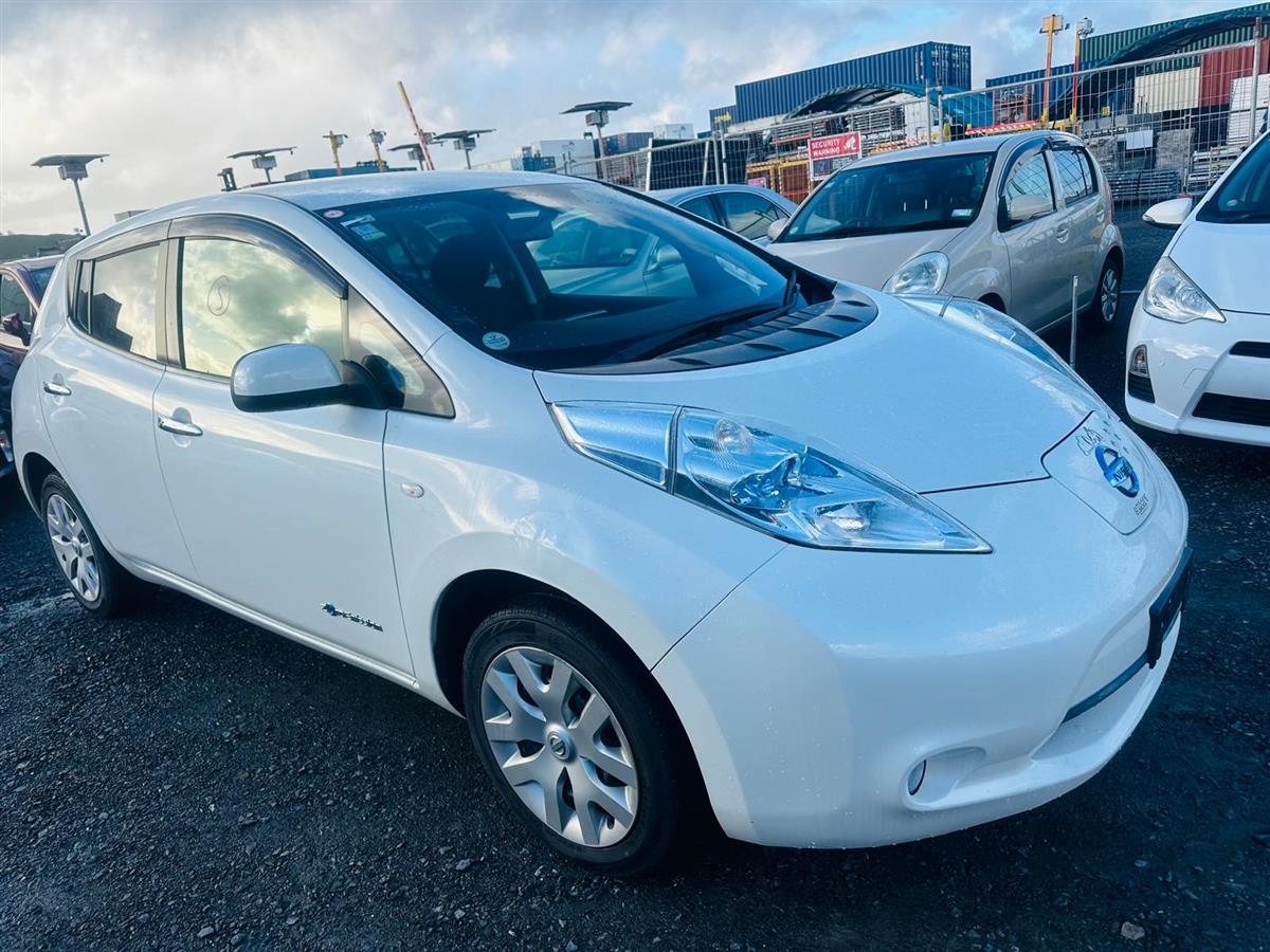 Stock clearance, 2014 Nissan Leaf Hatchback Automatic, 5 seats, Electric, 89,319 km
