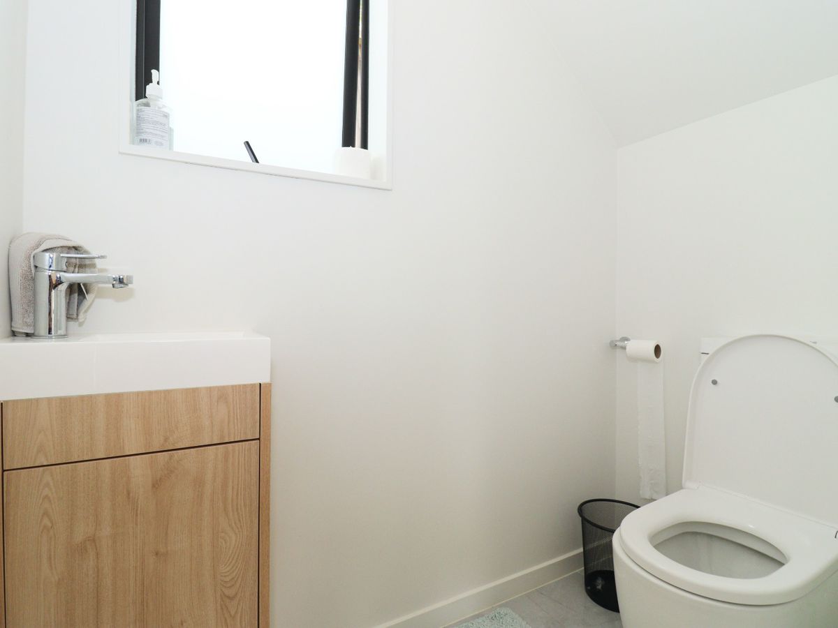 For rent, 2 beds 1 baths townhouse, Available on Tue 17th Mar, Henderson, Auckland