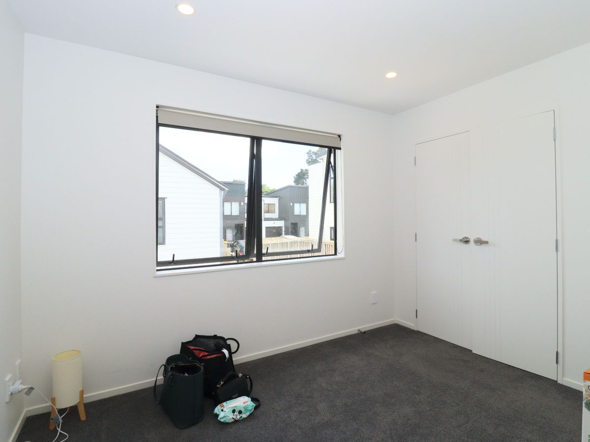 For rent, 2 beds 1 baths townhouse, Available on Tue 17th Mar, Henderson, Auckland