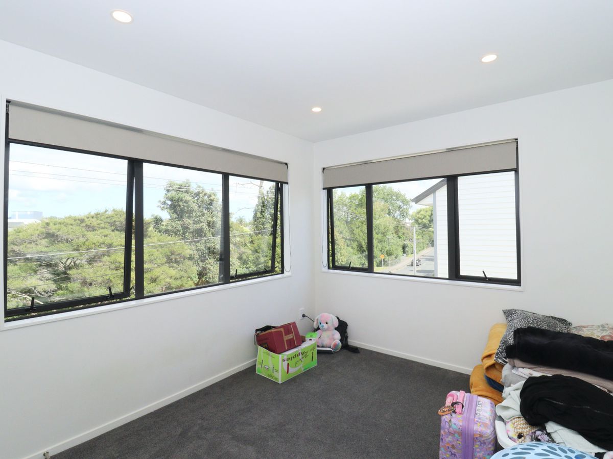 For rent, 2 beds 1 baths townhouse, Available on Tue 17th Mar, Henderson, Auckland