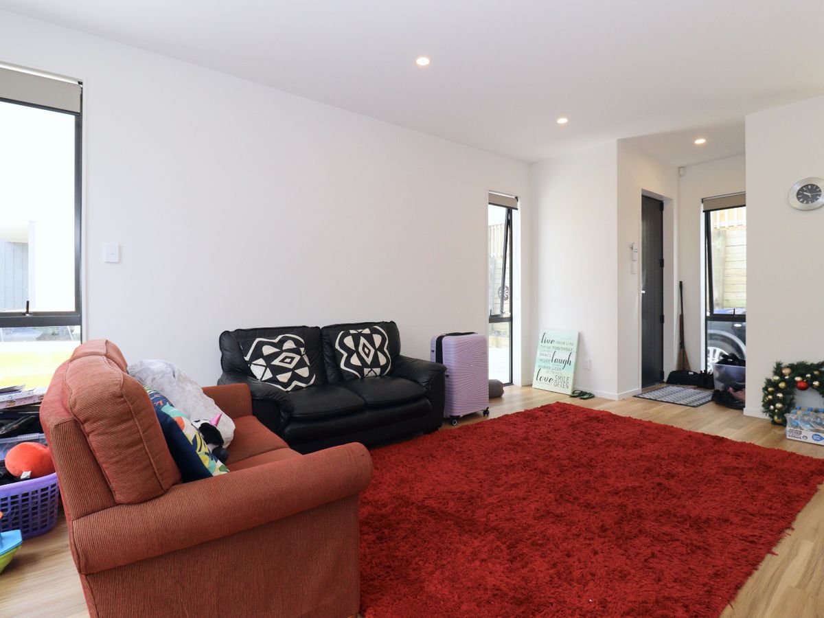 For rent, 2 beds 1 baths townhouse, Available on Tue 17th Mar, Henderson, Auckland