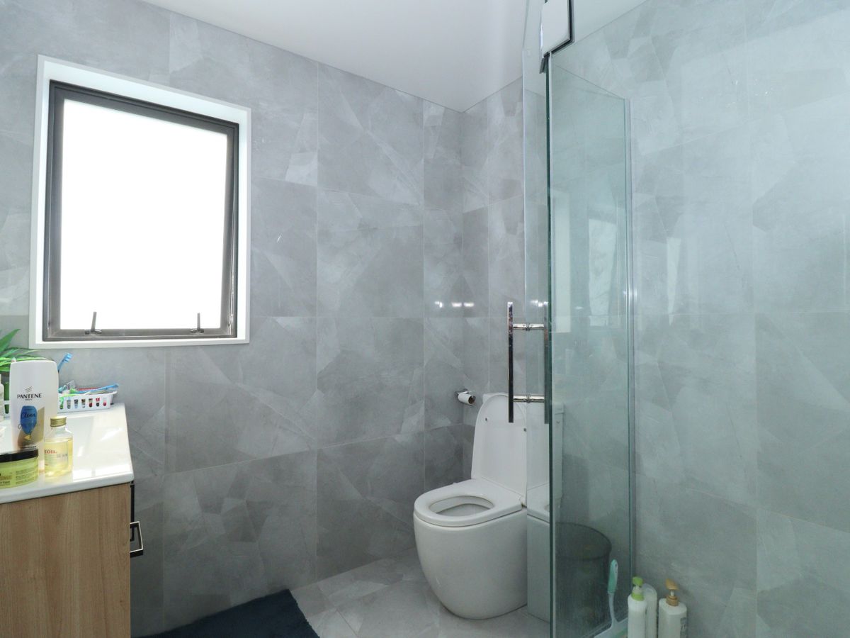 For rent, 2 beds 1 baths townhouse, Available on Tue 17th Mar, Henderson, Auckland