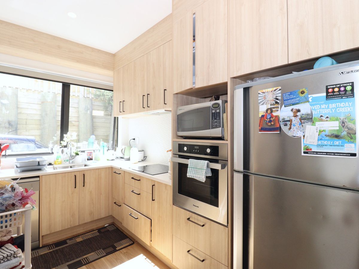 For rent, 2 beds 1 baths townhouse, Available on Tue 17th Mar, Henderson, Auckland