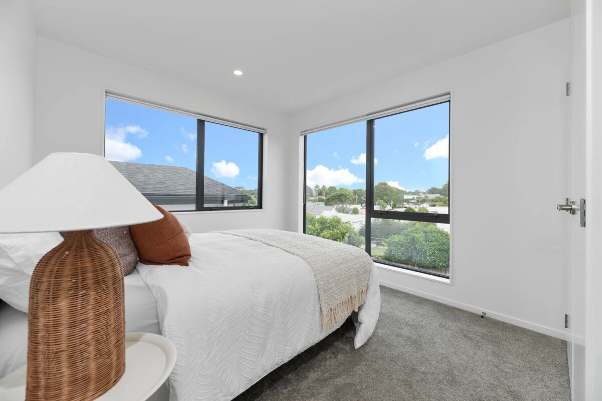 10 YEARS MASTER BUILD WARRANTY, 160m2 Brandnew standalone 4 beds 3 baths house with garage and car parks on 194m2 section, minutes to PAK’nSAVE Henderson, WestCity Waitākere, schools, motorway access, zoned for Henderson Primary School, Bruce McLaren Intermediate, Waitākere College, 86D Harrington Road, Henderson, , Auckland