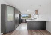 203m2 Brick and tile 4 beds 2.5 baths house on 602m2 section, just a short stroll to Albany Mall, a mins to local school, and convenient transport links. Zoned for Oteha Valley School, Northcross Intermediate, and Long Bay College, 2 Spring Valley, Oteha, Auckland