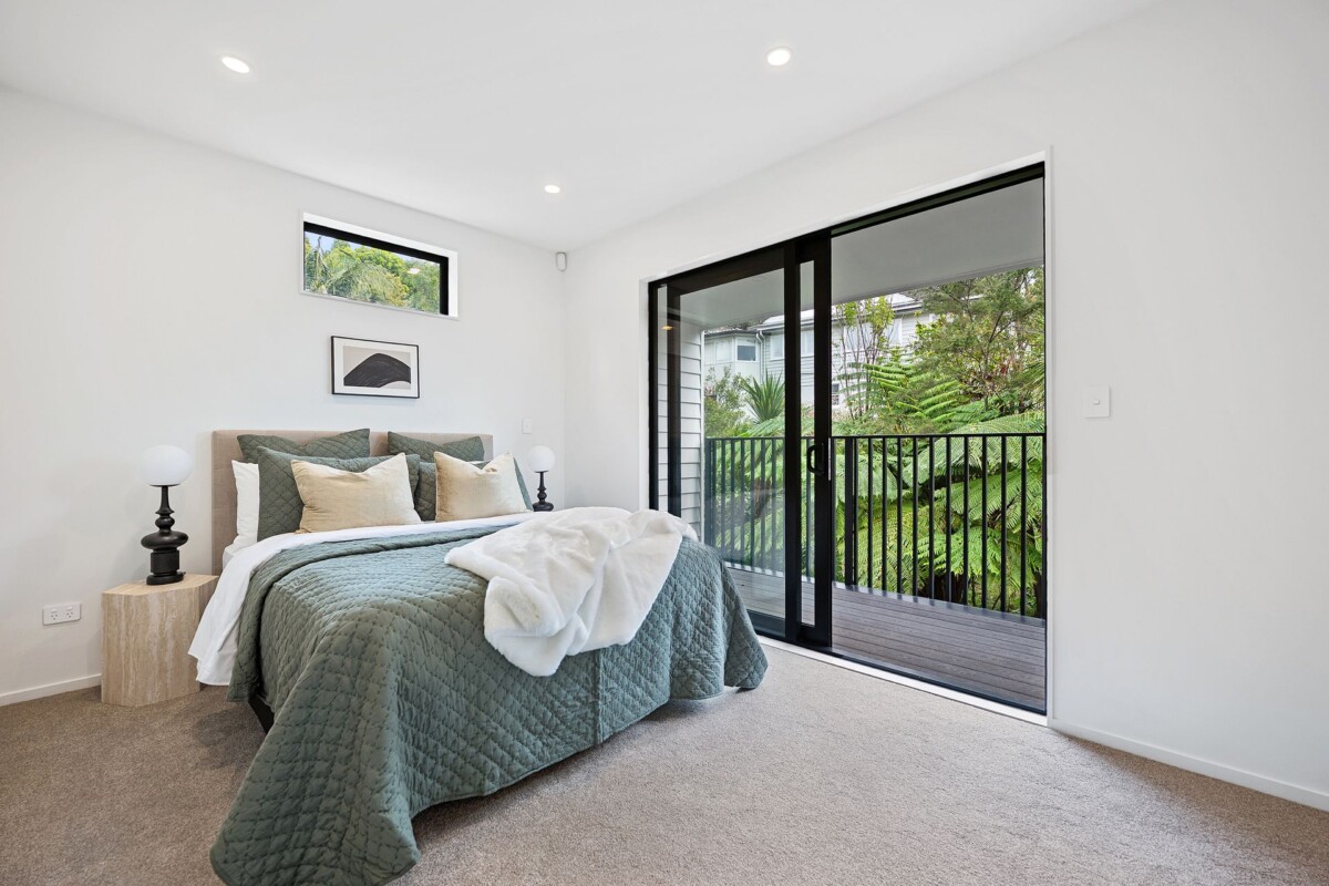 Last one to go – Unit 6, 136m2 3 beds + study 2.5 baths home with garage, zoned for Selwyn College, Baradene College, Remuera Intermediate, Meadowbank School, 10 Meadowbank Road, Meadowbank, Auckland