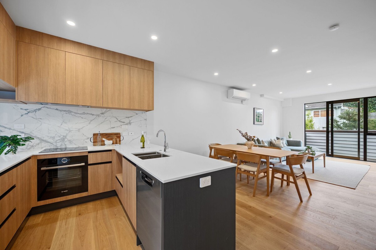 Last one to go – Unit 6, 136m2 3 beds + study 2.5 baths home with garage, zoned for Selwyn College, Baradene College, Remuera Intermediate, Meadowbank School, 10 Meadowbank Road, Meadowbank, Auckland