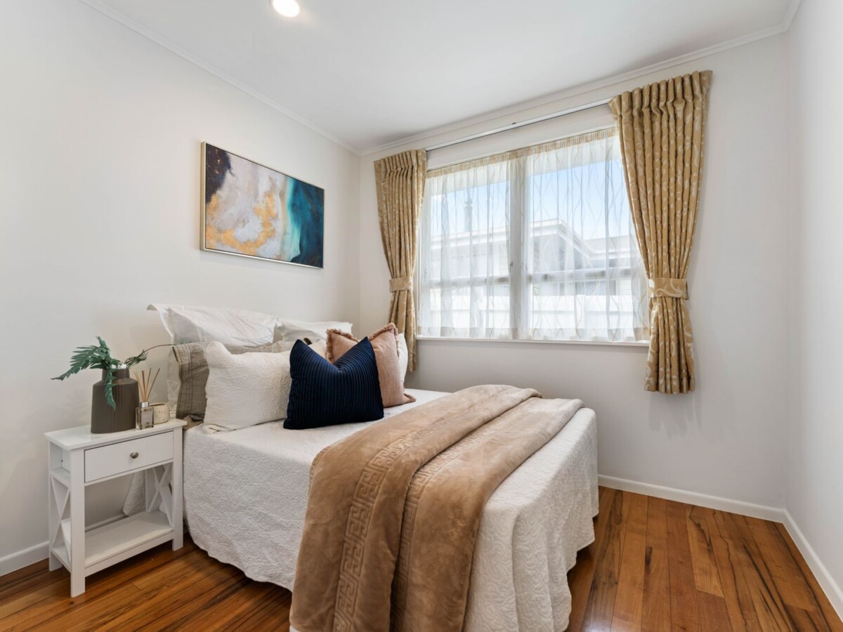 3 beds 1 bath house on 361m2 section, in Opaheke School Zone, close to Papakura town centre, motorway access, 48 Greenhaven Avenue, Opaheke, Auckland