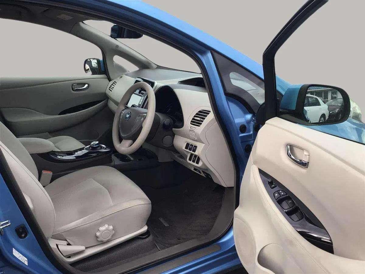 2011 Nissan Leaf Hatchback Automatic, Electric, 5 seats, 2 owners, 27,613 km
