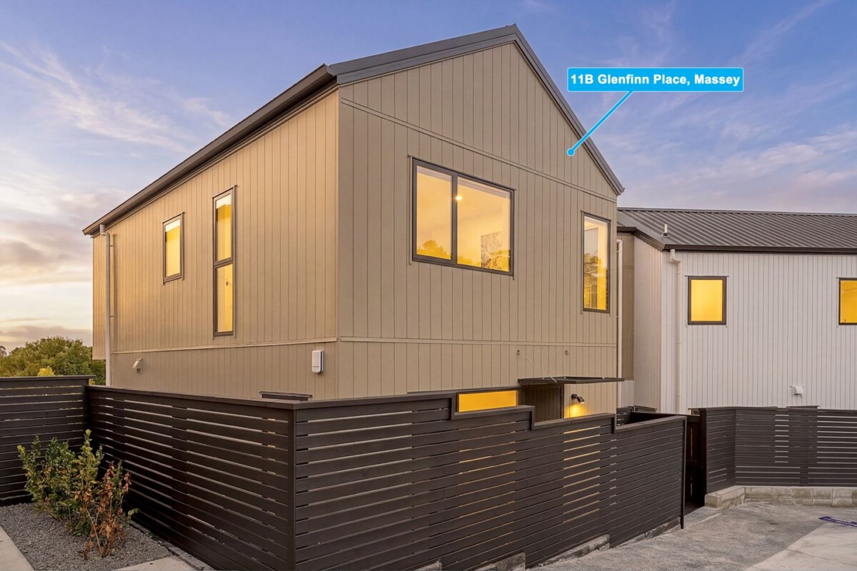 Brandnew standalone 3 beds 1.5 baths home with car park, just minutes from key amenities including Westgate Shopping Centre, motorway access, with Massey Primary and Massey High School within easy walking distance, along with zoning for St Paul’s School, 3/11 Glenfinn Place, Massey, Auckland