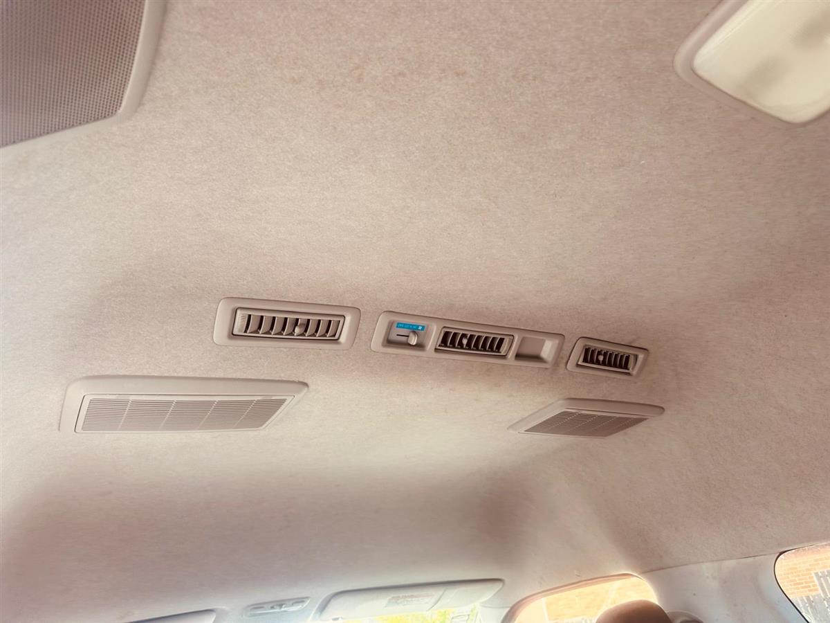 2017 Toyota Hiace Van Automatic, White, 10 seats, Petrol, 2,690 cc, 146,168 km