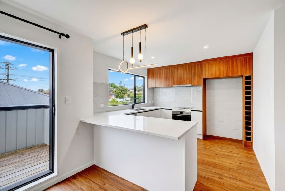 154m2 Brandnew freehold 4 beds 3 baths home with garage, Fully fenced with low-maintenance backyard, walking to New Lynn School, the train station, library, restaurants, Lynn Mall, Zone for New Lynn School and Blockhouse Bay Intermediate, 6/63 Gardner Avenue, New Lynn, Auckland
