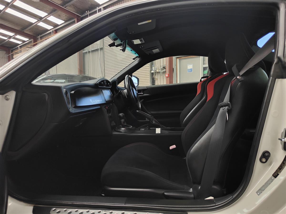 2012 Toyota 86 GT/REVERSE CAEMRA/HKS MUFFLER Coupe Automatic, White, 4 seats, Petrol, 2 doors, 1 owner, 2,000 cc, 79,129 km