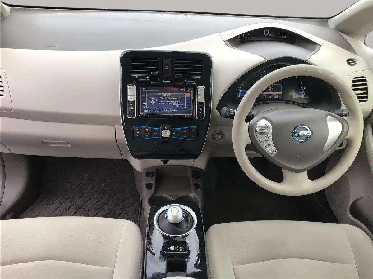2011 Nissan Leaf Hatchback Automatic, Electric, 5 seats, 2 owners, 27,613 km
